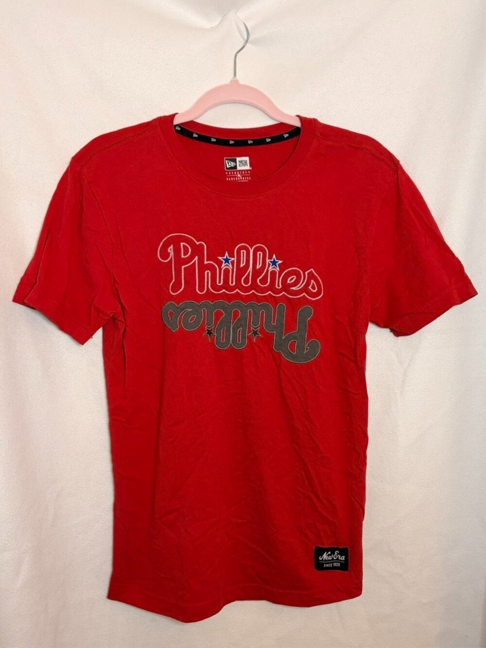 New Era MLB Philadelphia Phillies Shirt, mirrored Logo Short Sleeve Red Size S